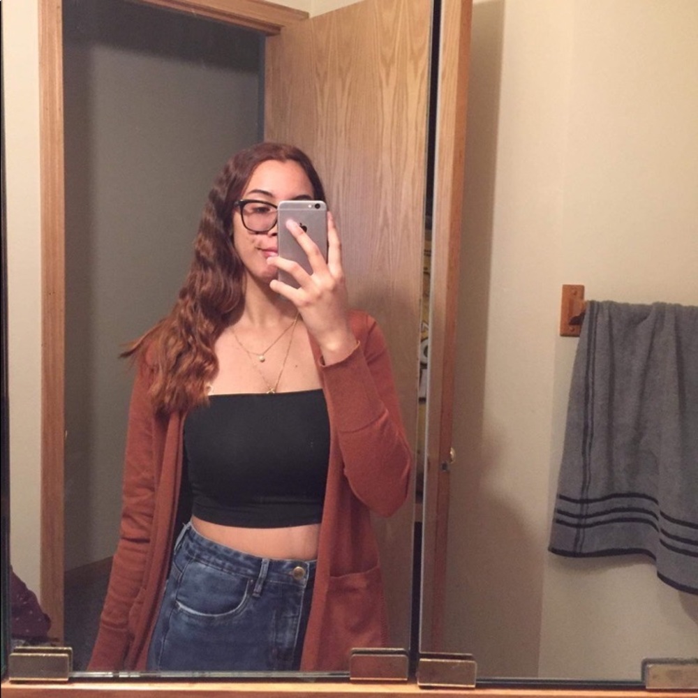 Meet your Posher, Yolgely